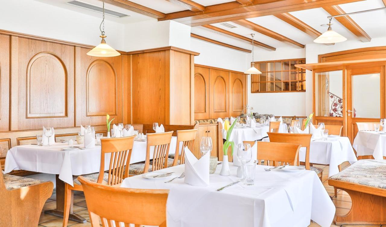 Hotel-Gasthaus "Krone" Boetzingen Екстер'єр фото
